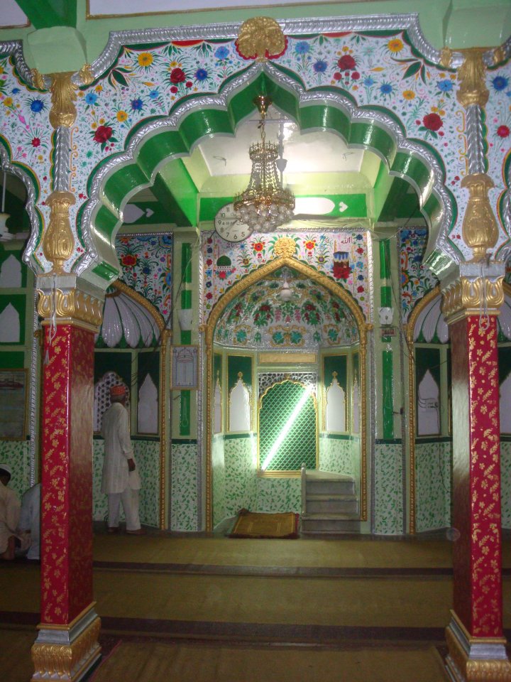 Closer view of the masjid